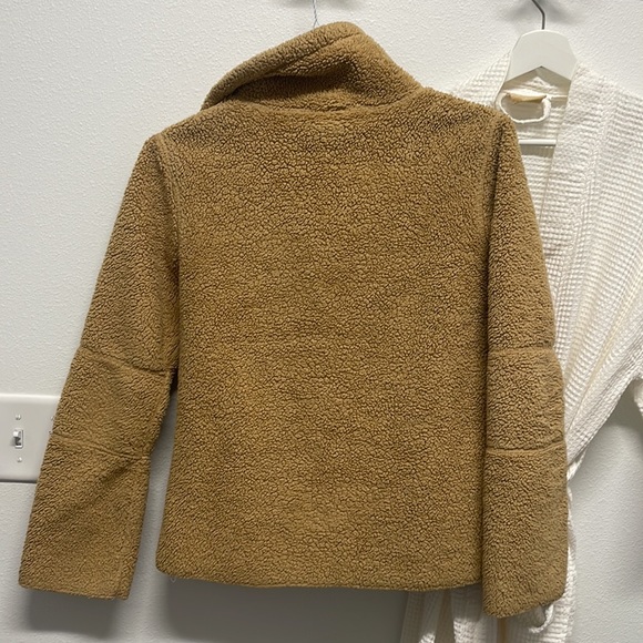 Athleta Sherpa 1/4 zip jacket - Picture 3 of 3